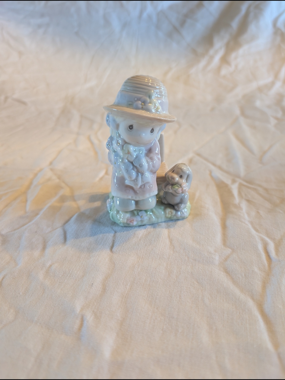 2/30$ Cute Pastel Girl Salt And Pepper Shaker Figurine with Bunny